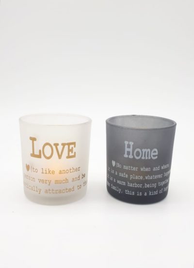 Conjunto com dois castiçais em vidro jateado - Home e Love