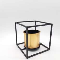 Vaso cobre com base geométrica em metal preto